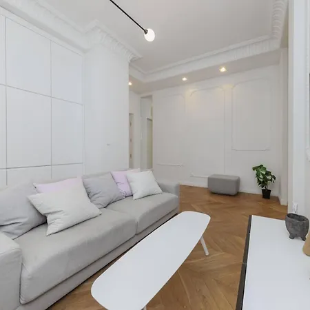 Elegance Poznanska 16 Premium 华沙