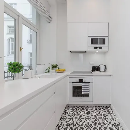 Apartment Elegance Poznanska 16 Premium Warsaw