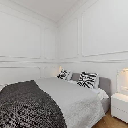Apartment Elegance Poznanska 16 Premium Warsaw